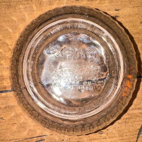 Pyrex Clear Ribbed Glass Mixing Bowl - Picture 2 of 4